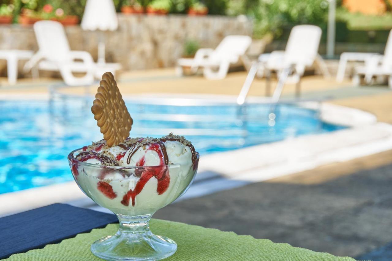 Hotel Sea Star Приморско المظهر الخارجي الصورة